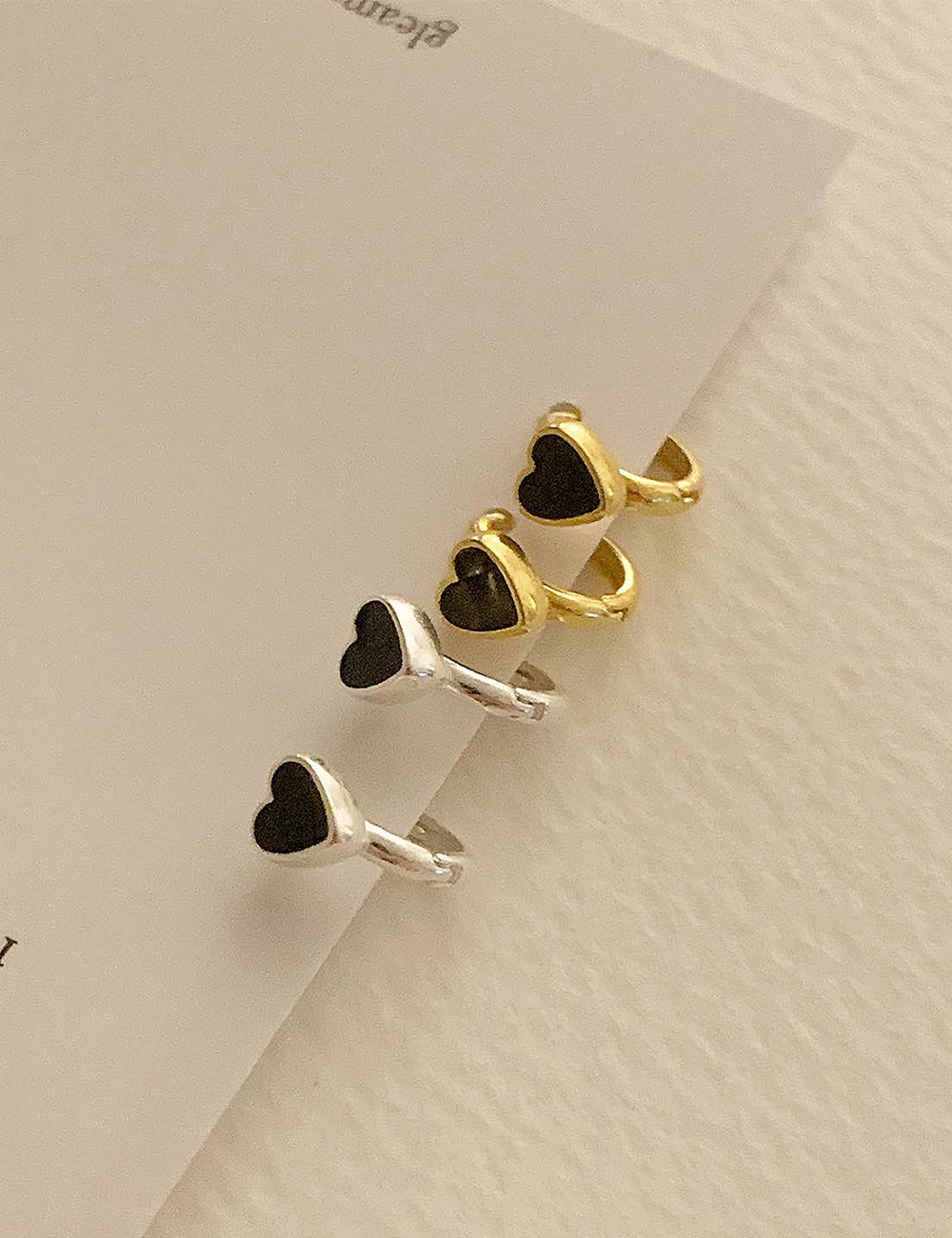 (silver 92.5) Black mini heart earring