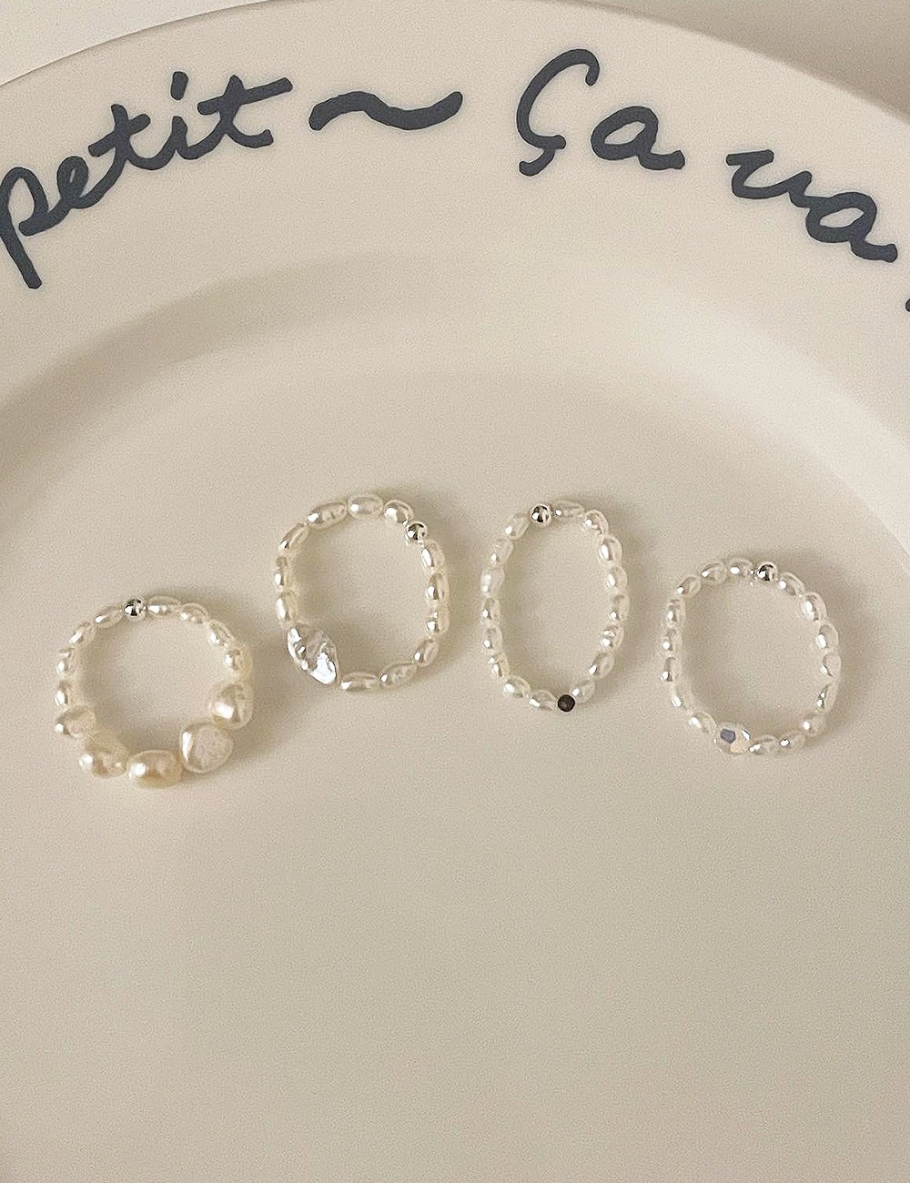 Pearl beads ring